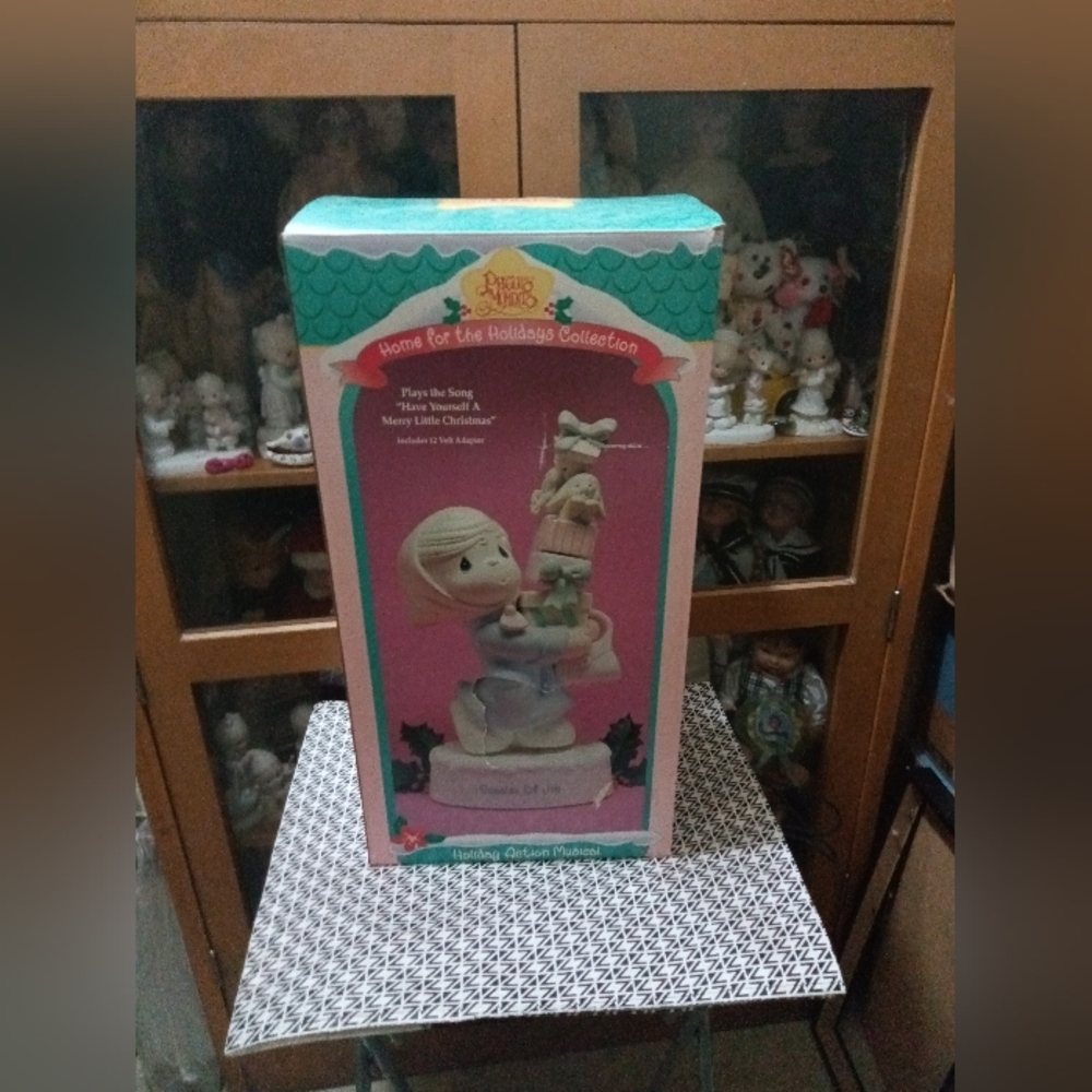 Precious Moments Holiday Collection Action Musical